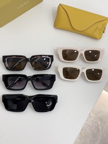 Loewe Fashion Square Sunglasses Size: 53-19-145