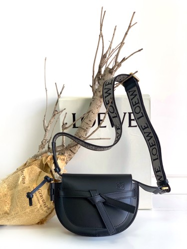 Loewe MiNi Gate Embroidered Woven Wide Shoulder Strap Saddle Bag Adjustable Shoulder Bag Size:15*12.5*9CM