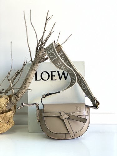 Loewe MiNi Gate Embroidered Woven Wide Shoulder Strap Saddle Bag Adjustable Shoulder Bag Size:15*12.5*9CM