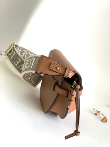 Loewe MiNi Gate Embroidered Woven Wide Shoulder Strap Saddle Bag Adjustable Shoulder Bag Size:15*12.5*9CM