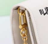 Off White Chain Crossbody Bag Fashion Shoulder Bag Sizes:21*11*5CM