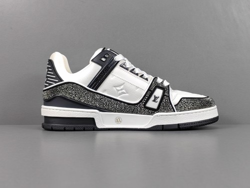 Louis Vuitton Trainer Fashion Low Casual Board Shoes Men Rhinestone Rendering Sneakers