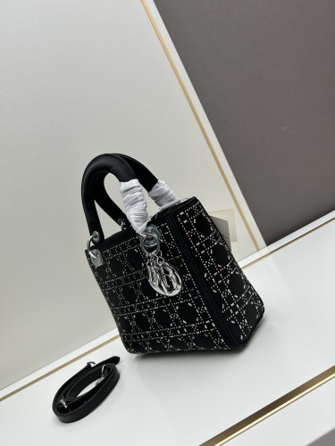 Dior Classic Four Grid Satin Diamond Set Princess Bag Size: 20 x 17 x 9cm
