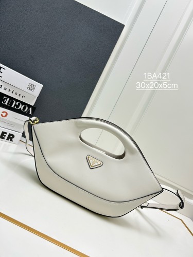 Prada New Sheepskin Dumpling Bag Crossbody Bag Size: 30 x 20 x 5 CM