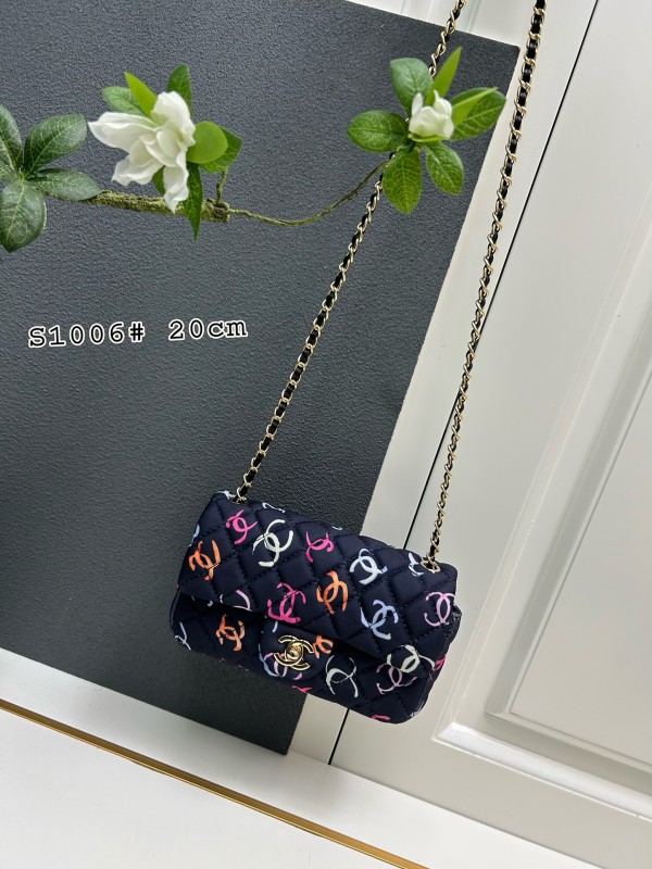 Chanel New Colorful Graffiti Double C Crossbody Bag Size：20 CM