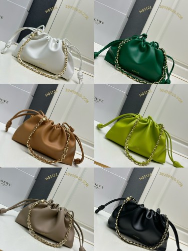 Loewe Fashion New Product Cloud Bag Women's Diagonal Straddle Handbag Size: 30 * 20 * 10.5 CM