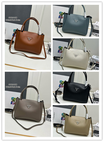 Prada Classic Fashion Handbag Crossbody Bag Size: 32 x 26 x 13 CM