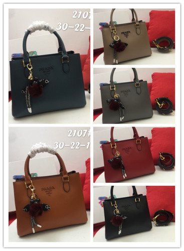 Prada Classic Litchi Pattern Handbag Crossbody Bag Size: 30x 22 x 14 CM