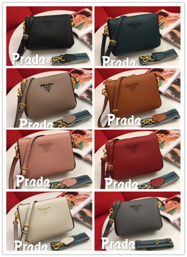 Prada Fashion Flip One Shoulder Crossbody Bag Size: 21 x 15 x 9 CM