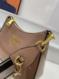 Prada Classic Cowhide Pressed Paint Handbag Crossbody Bag Size: 24.5 x 15 x 7 CM