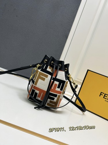 Fendi New Fashion Double F Bucket Bag Size: 12 x 18 x 10 CM