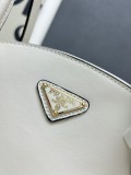 Prada New Long Handle Zipper Dumpling Bun Size: 26 x 17 x 9 CM