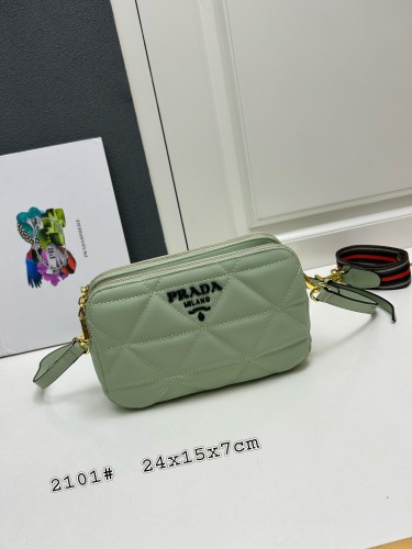 Prada New Classic Shoulder Bag Crossbody Bag Size: 27 x 15 x 7 CM
