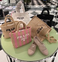 Prada New Hollow Grass Woven Tote Bag Size: 40 x 15 x 34 CM