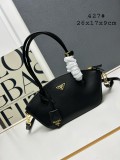 Prada New Long Handle Zipper Dumpling Bun Size: 26 x 17 x 9 CM