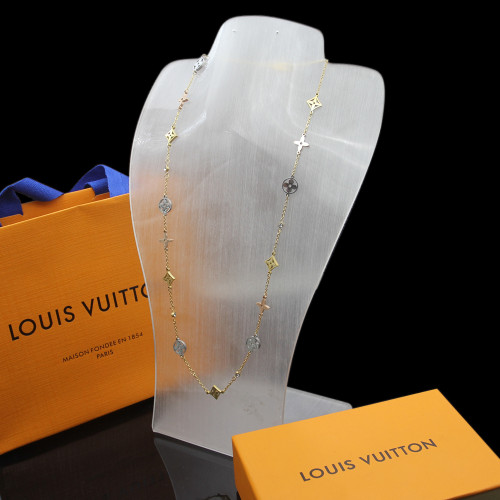 Louis Vuitton Flower Shape Pendant Fashion Vintage Necklace