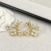 Louis Vuitton Pearl Flower Stud Earrings Fashion Earrings Gift