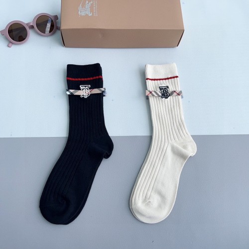 Burberry Fashion Women Casual Cotton Socks Bouble Needle Embroidered Fabric Label Pile Socks 2 Pairs/Box