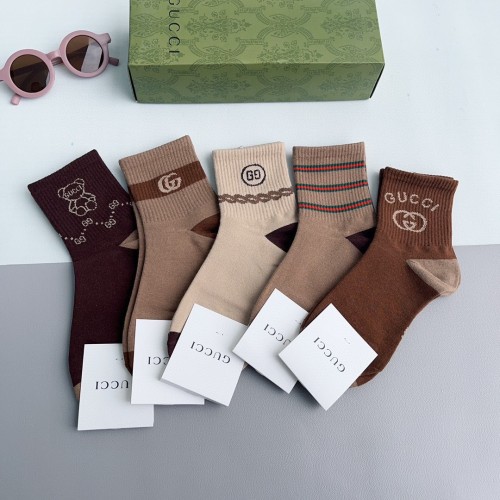 Gucci Fashion Unisex Casual Cotton Socks Hot Pattern Counter Synchronized Socks 5 Pairs/Box
