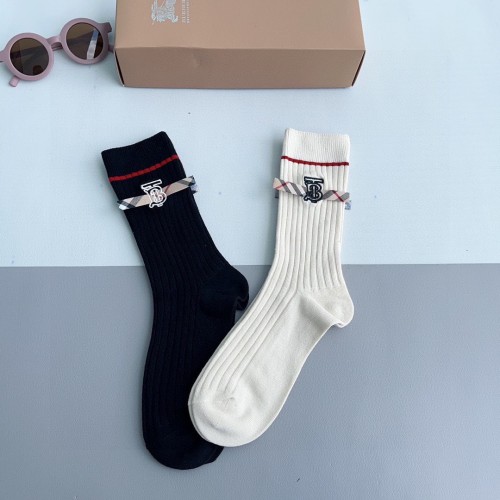 Burberry Fashion Women Casual Cotton Socks Bouble Needle Embroidered Fabric Label Pile Socks 2 Pairs/Box