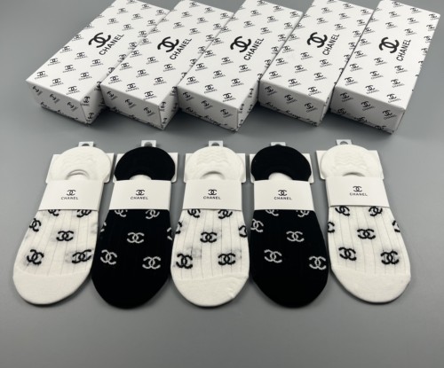 Chanel Fashion New Logo Printed Socks Casual Sport Cotton Socks 5 Pairs/Box