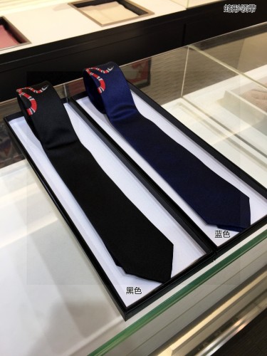 Gucci Fashion Snake Embroidered Tie Classic Men's Tie