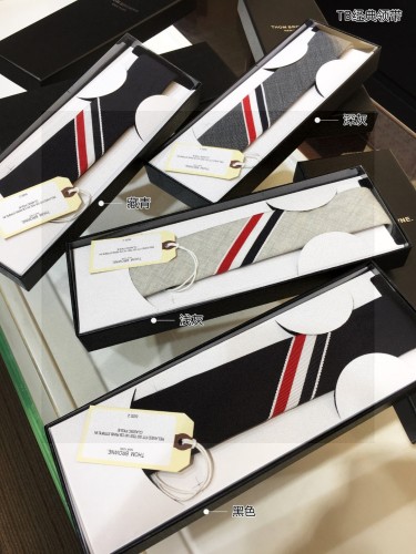 Thom Browne New Classic TB Wool Tie
