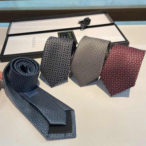 Gucci Men's Tie Classic Small G Logo Jacquard Tie