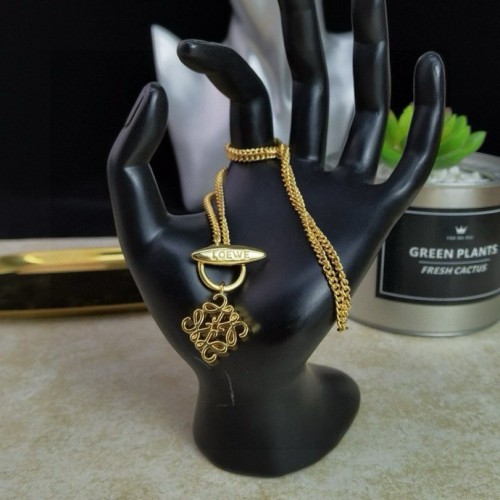 Loewe New Fashion Letters Carved Diamond Pendants Unisex Classic Street Necklace
