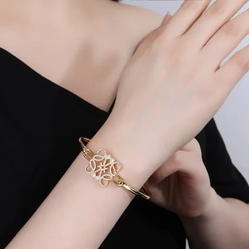 Loewe Fashion Hollow Rhinestone Bracelet Unisex Street Retro Bracelet