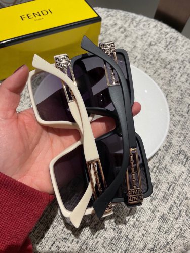 Fendi Fashion Polarizing Mirror Classic Box Sunglasses