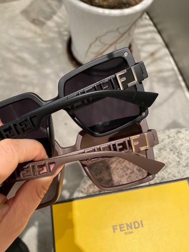 Fendi New Small Fragrant Sunglasses Box Polarized Glasses