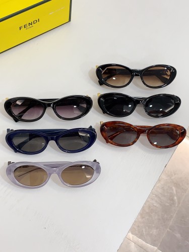 Fendi Classic Versatile Sunglasses Size: 54-21-140