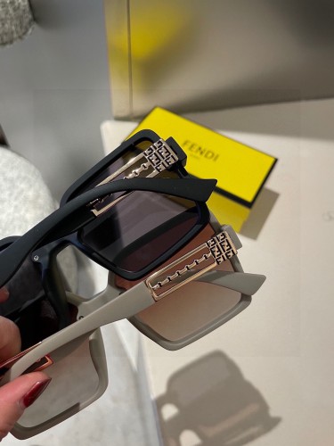 Fendi Fashion Polarizing Mirror Classic Box Sunglasses