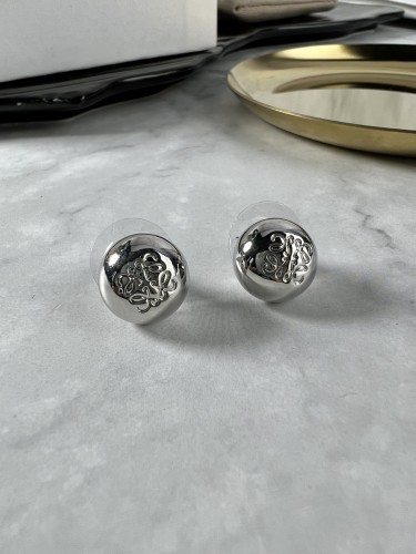 Loewe New Fashion Bead Stud Earrings Retro Classic Street Earrings