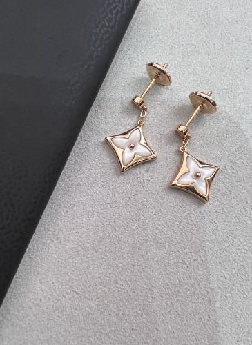 Louis Vuitton Fashion Classic White Fritillaria 3D Flower Earrings