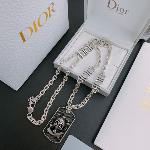 Dior New Fashion Skull Pendant Unisex Street Punk Retro Necklace
