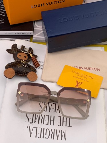 Louis Vuitton Fashion Square Glasses Sunglasses