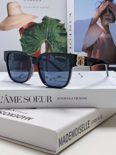 Balenciaga Vintage Fashion Box Glasses Couple Sunglasses