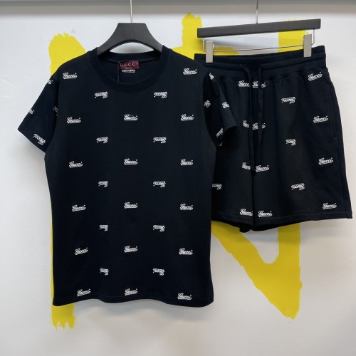 Gucci Fashion Embroidery Logo Set Couple Loose Casual Short Sleeve Set
