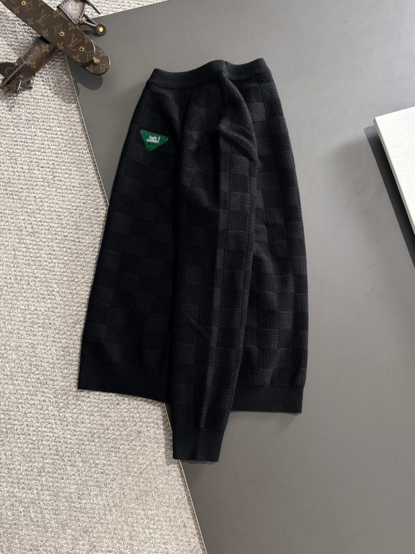 Louis Vuitton Couple's New Checkered Jacquard Round Neck Sweater