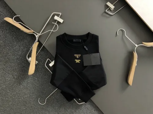 Prada Fashion Splicing Letter Logo Embroidered Round Neck Sweatshirt