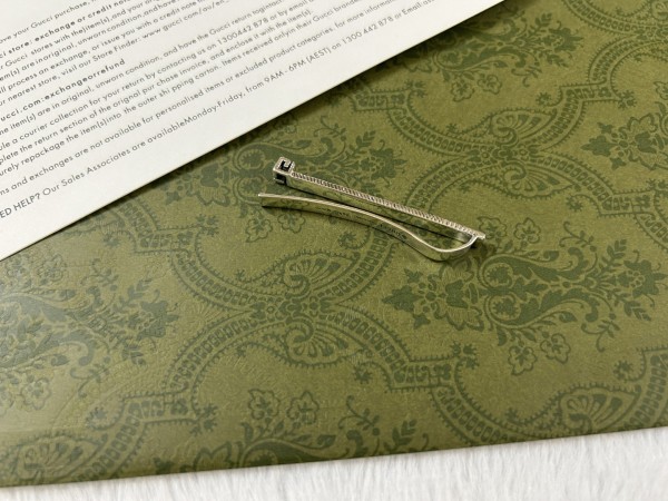 Gucci Classic Fashion Solid Color Tie Clip