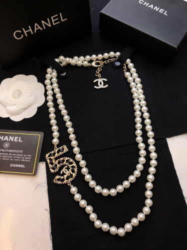 Chanel Classic Versatile Light Luxury Pearl Long Chain Sweater Chain