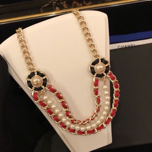 Chanel Fashion New Double C Logo Pearl Sweater Chain
