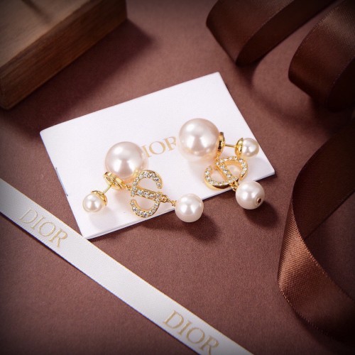 Dior New Fashion CD Pearl Earrings