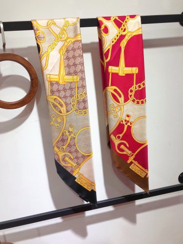 Gucci Fashion Knot Printed Twill Silk Scarf Size: 90 * 90 CM
