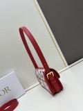Dior New Retro Letter Embossed Cowhide Underarm Bag Size: 18 × 6.5 × 11 CM