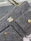 Chanel New Retro and Playful Hobo Cowboy Small Box Bag Size: 33 × 20 × 13 CM