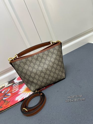 Gucci New Classic GG Handbag Size: 20.5 × 18 × 11.5 CM